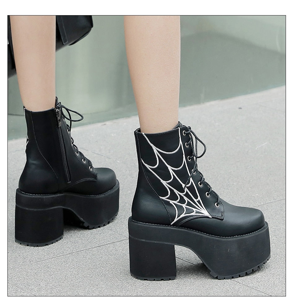 Arachnid Trap Boots